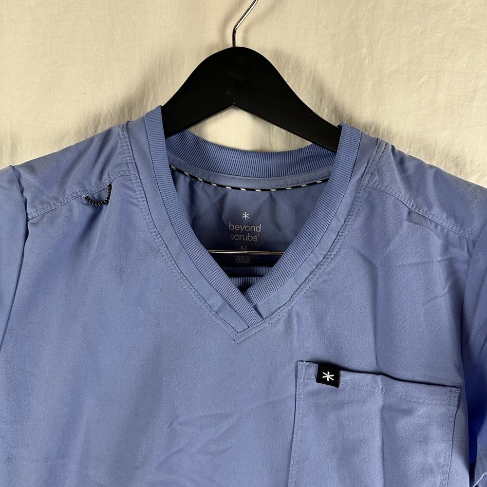 Beyond Scrubs Women Medium Ceil Blue Scrub Set Top Pants Stretch Medical Nurse - Picture 6 of 16
